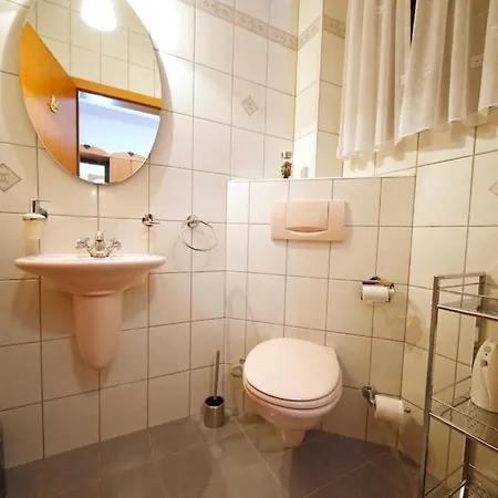 Vakantiehuis Traumhaft Grosses, Sonniges Haus In Wien Naehe *