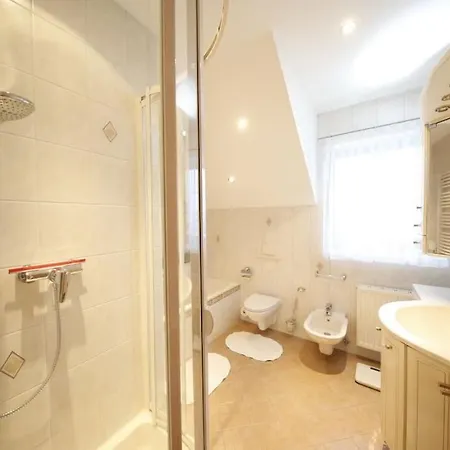 Traumhaft Grosses, Sonniges Haus In Wien Naehe Vakantiehuis Traiskirchen