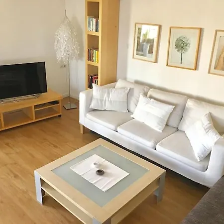 Traumhaft Grosses, Sonniges Haus In Wien Naehe Vakantiehuis Traiskirchen