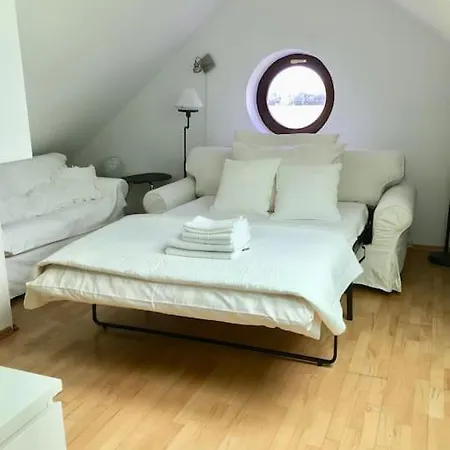 Holiday home Traumhaft Grosses, Sonniges Haus In Wien Naehe Traiskirchen