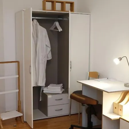 Traumhaft Grosses, Sonniges Haus In Wien Naehe Holiday home *