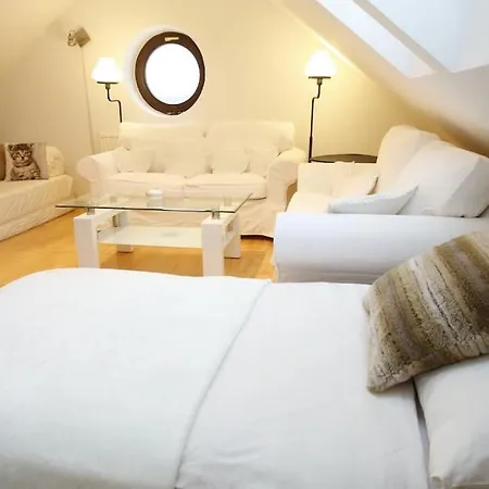 Traumhaft Grosses, Sonniges Haus In Wien Naehe Holiday home Traiskirchen