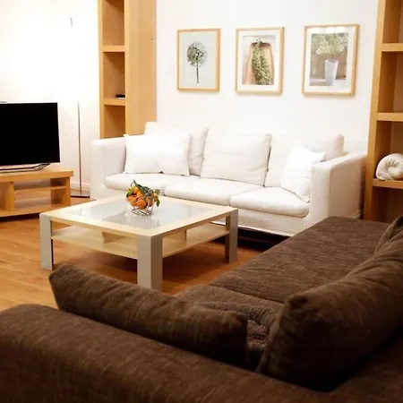 Holiday home Traumhaft Grosses, Sonniges Haus In Wien Naehe Traiskirchen