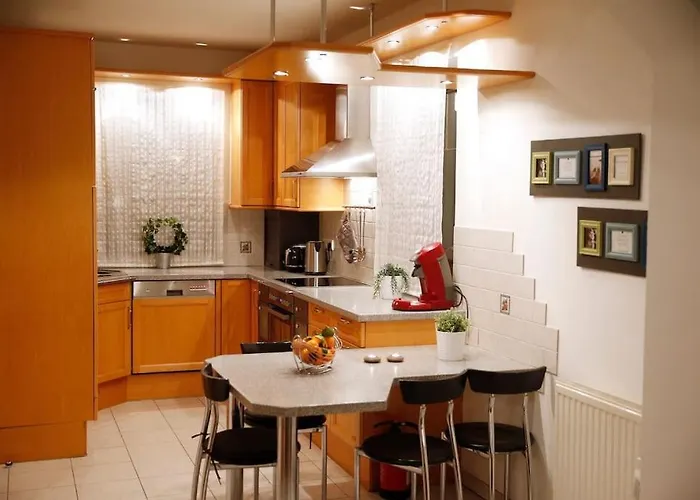 Traumhaft Grosses, Sonniges Haus In Wien Naehe Holiday home Traiskirchen