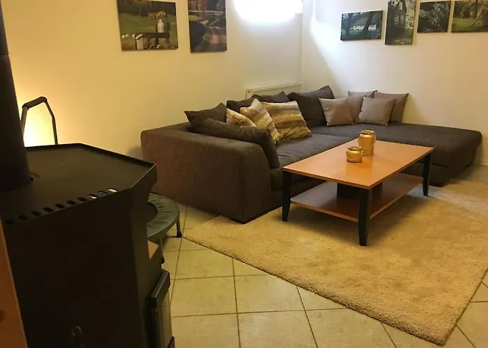 Traumhaft Grosses, Sonniges Haus In Wien Naehe *