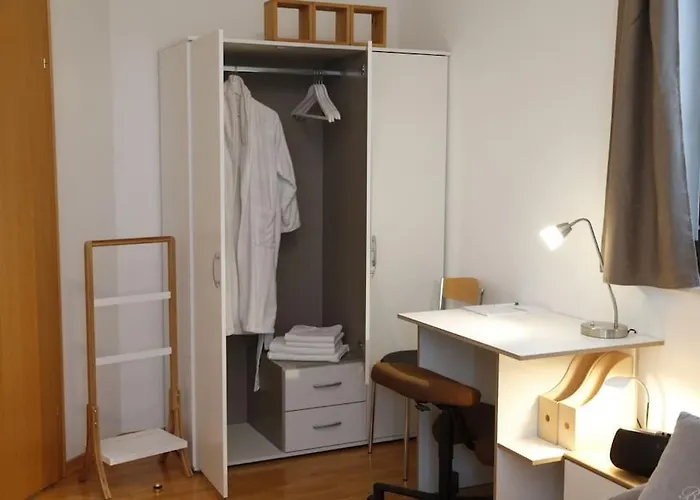 Traumhaft Grosses, Sonniges Haus In Wien Naehe Holiday home *