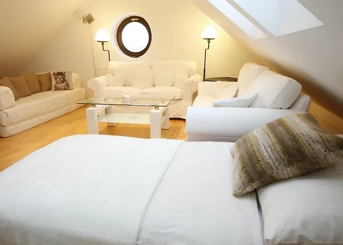 Traumhaft Grosses, Sonniges Haus In Wien Naehe Holiday home Traiskirchen