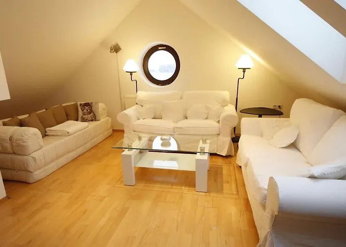 Holiday home Traumhaft Grosses, Sonniges Haus In Wien Naehe *